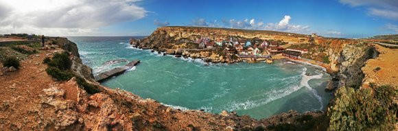 Steg-Popeye-Village-Wasser